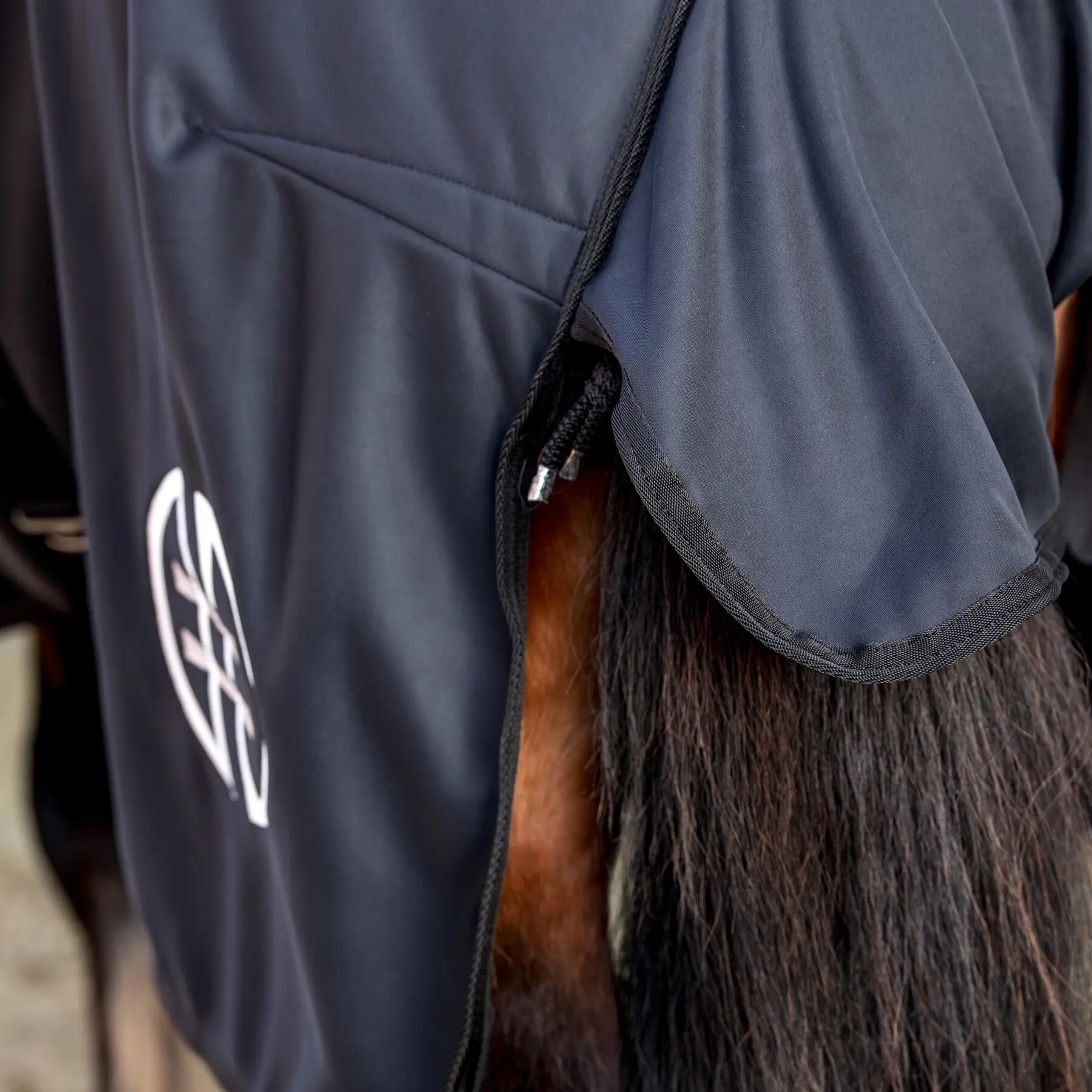 Hestaábreiða dökk grá - Image 3